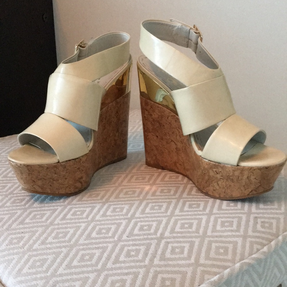 Nude wedges